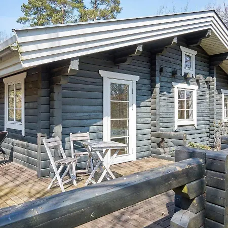 Сasa de vacaciones 6 Person In Ronne-by Traum *