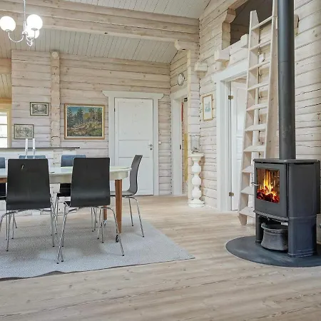 Сasa de vacaciones 6 Person In Ronne-by Traum *