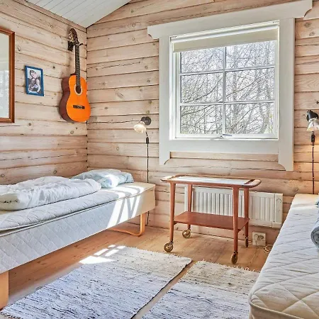 Сasa de vacaciones 6 Person In Ronne-by Traum *